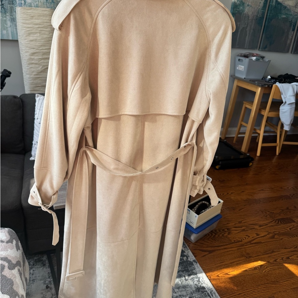Forever 21 Champagne Pearl Trench Coat - Picture 6 of 6